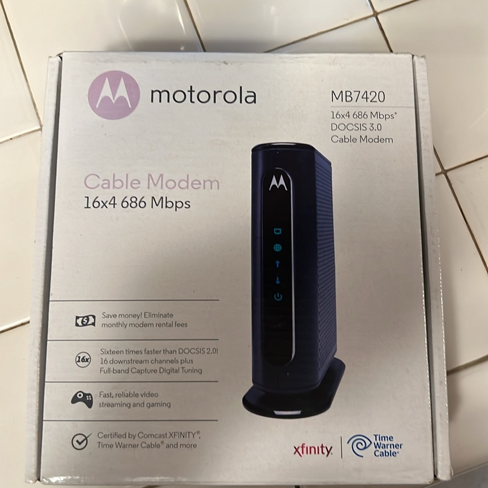 New Open box Motorola 16x4 686 Mbps Cable Modem MB7420 High-Speed Internet Modem